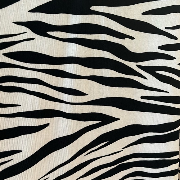 Chico’s Traveler’s Style Black & White Flowy Blouse Women’s Size Large - Picture 4 of 15